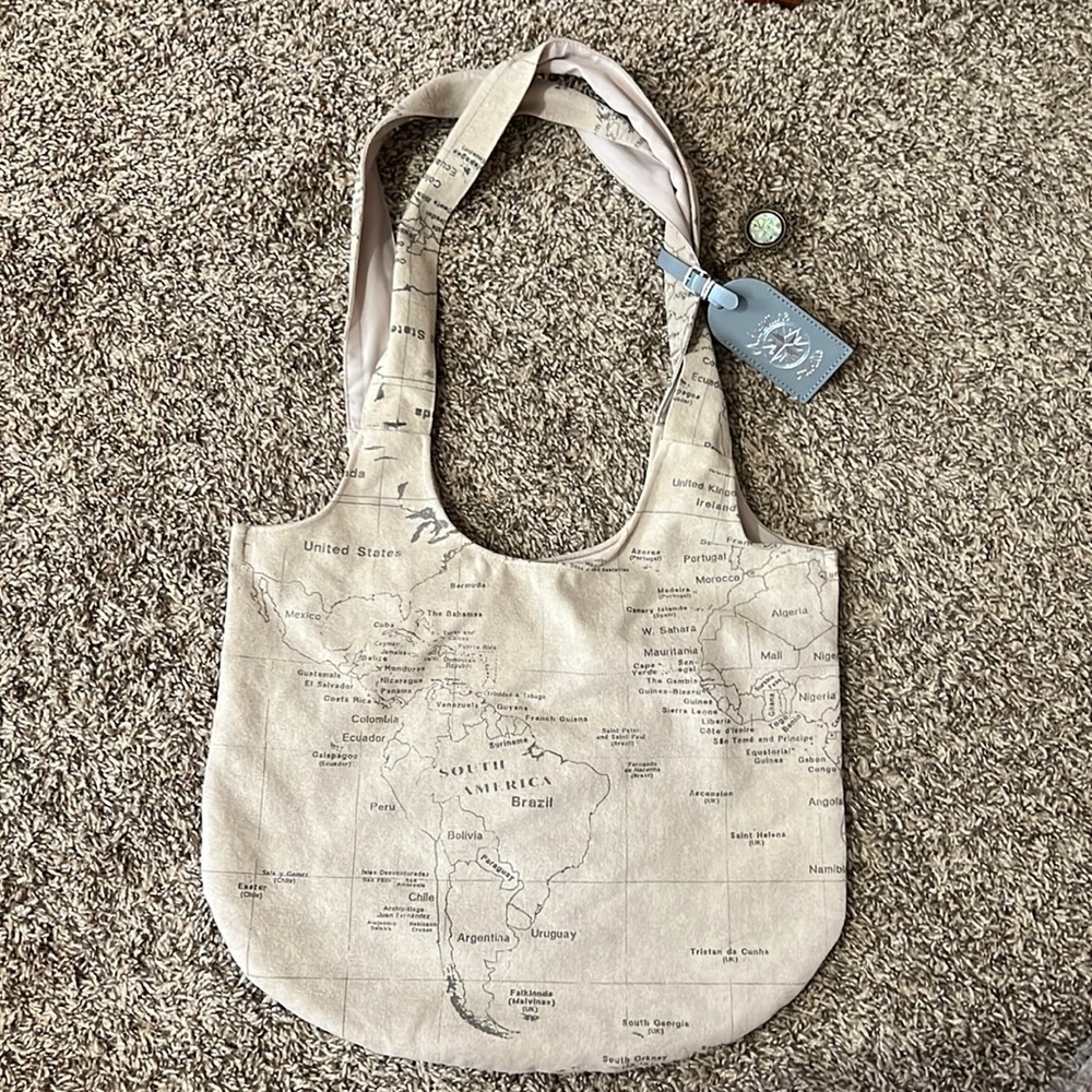 Travel bag with baggage tag